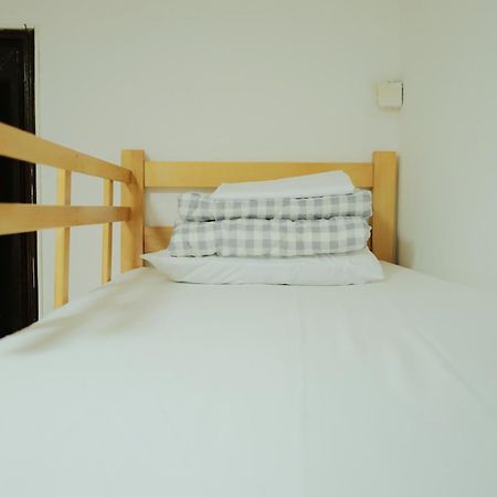 Happy Cat Old Town Hostel เบลเกรด ภายนอก รูปภาพ